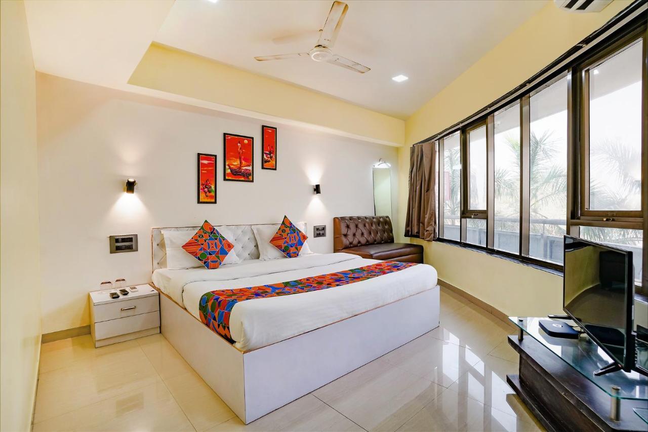 Hotel Fabexpress White House - Nr Midc Khargar Koparpāda Esterno foto