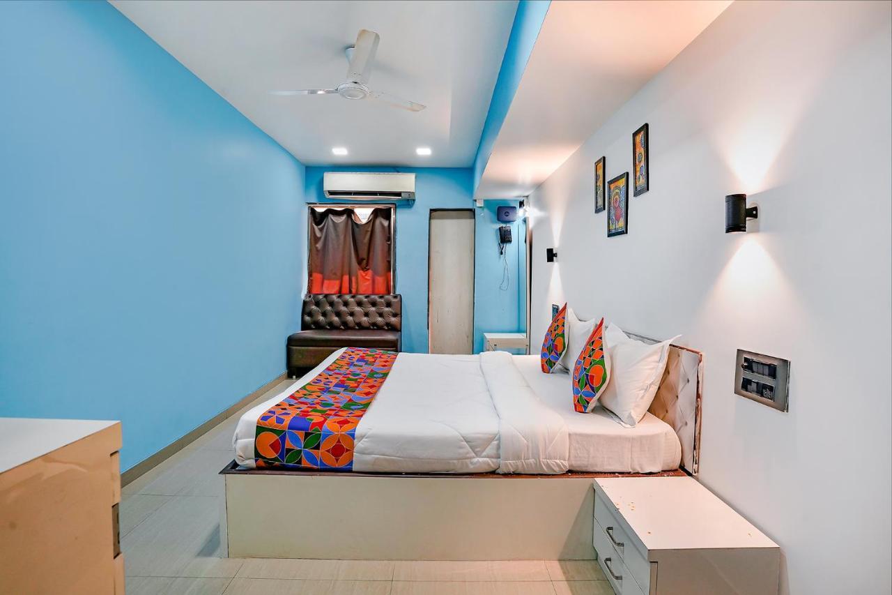 Hotel Fabexpress White House - Nr Midc Khargar Koparpāda Esterno foto