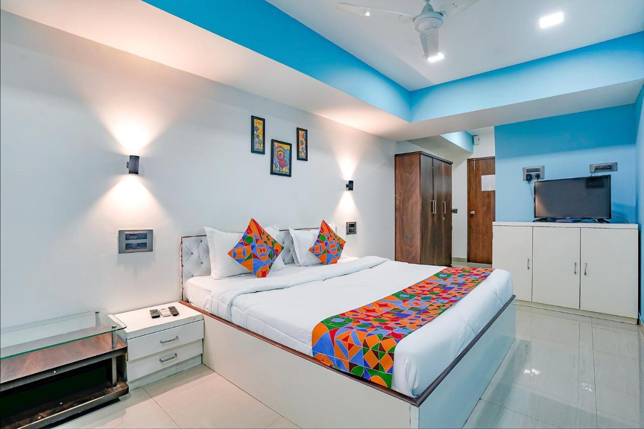 Hotel Fabexpress White House - Nr Midc Khargar Koparpāda Esterno foto