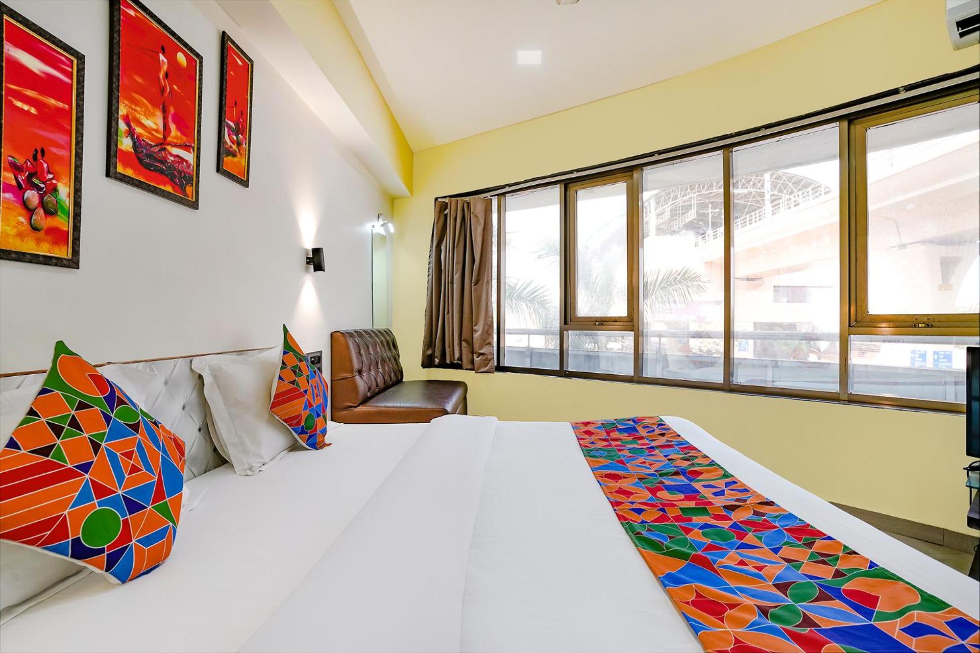 Hotel Fabexpress White House - Nr Midc Khargar Koparpāda Esterno foto